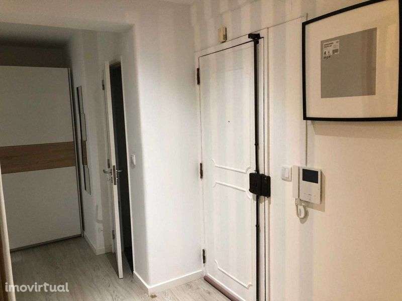 Apartamento T1, renovado - Grande imagem: 3/12