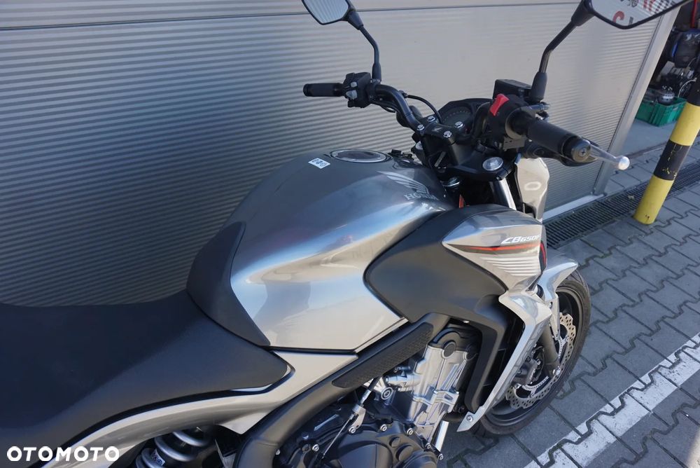 Honda CB - 8