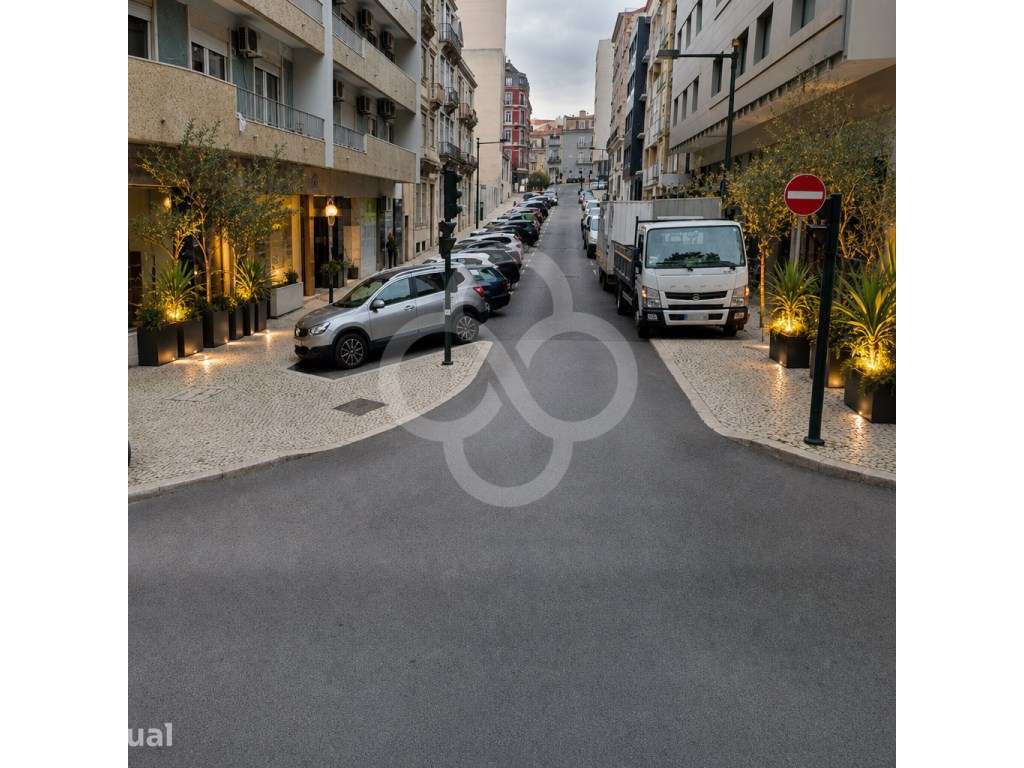 Predio na zona do marques de Pombal para remodelação em Lisboa - Grande imagem: 5/10