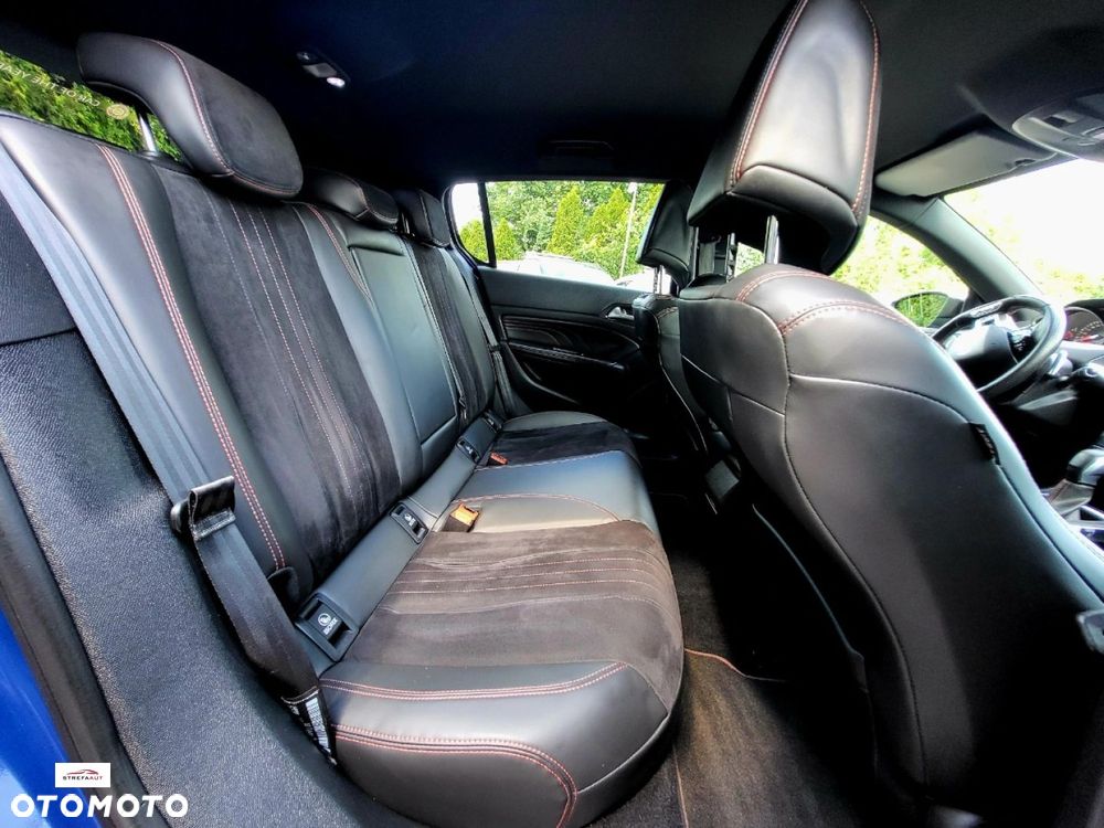 Peugeot 308 - 8