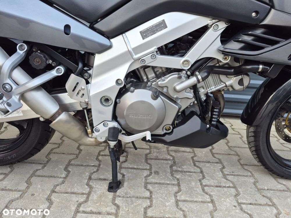 Suzuki DL - 16