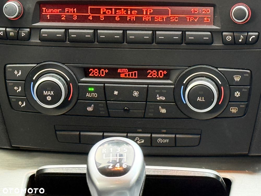 BMW Seria 3 320d xDrive - 16