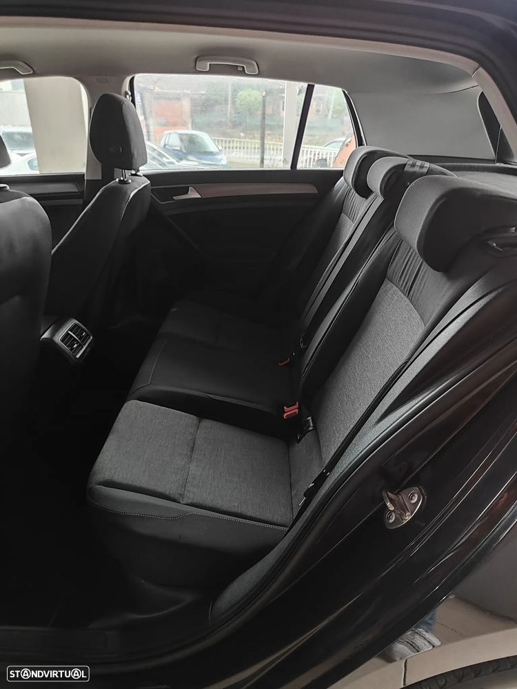 VW Golf 1.6 TDi Trendline BlueMotion - 14