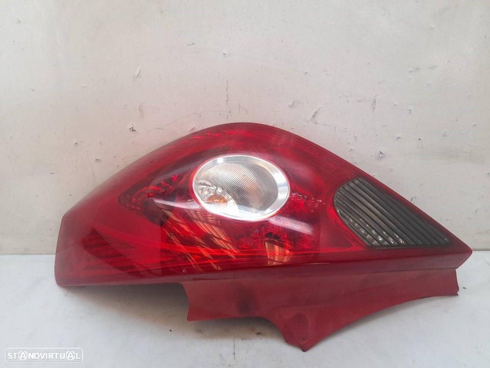 FAROLIM TRASEIRO DIREITO OPEL CORSA D - 1