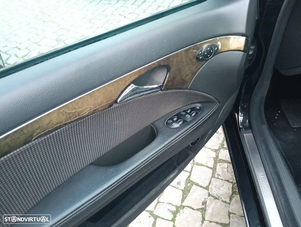 Mercedes-Benz E 320 - 23