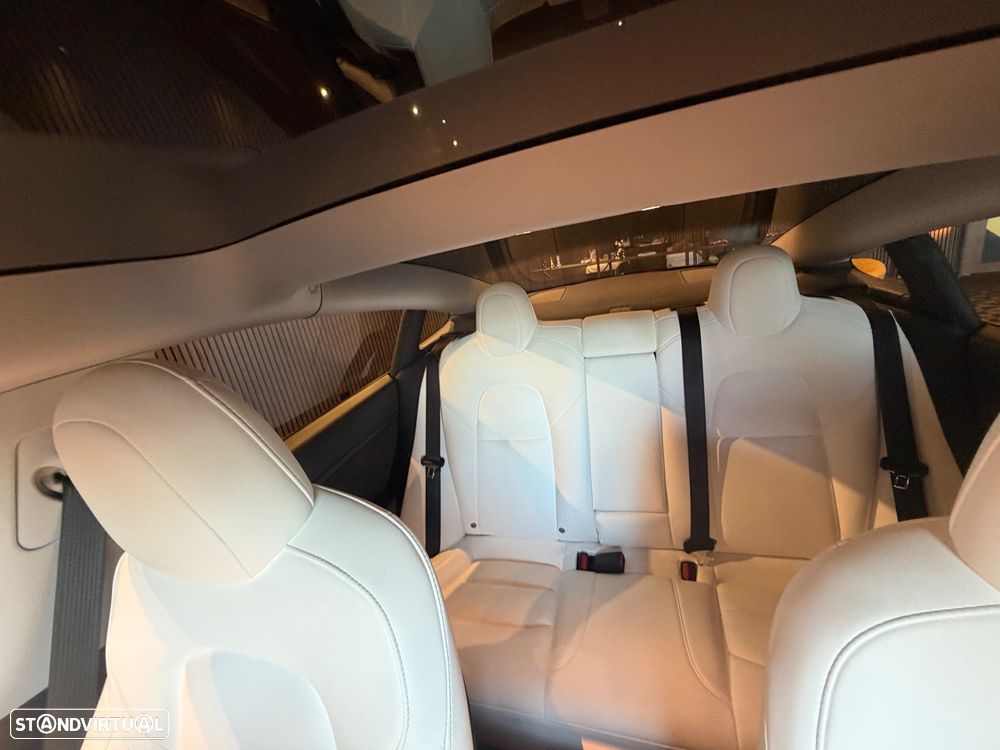 Tesla Model 3 Performance Dual Motor AWD - 23