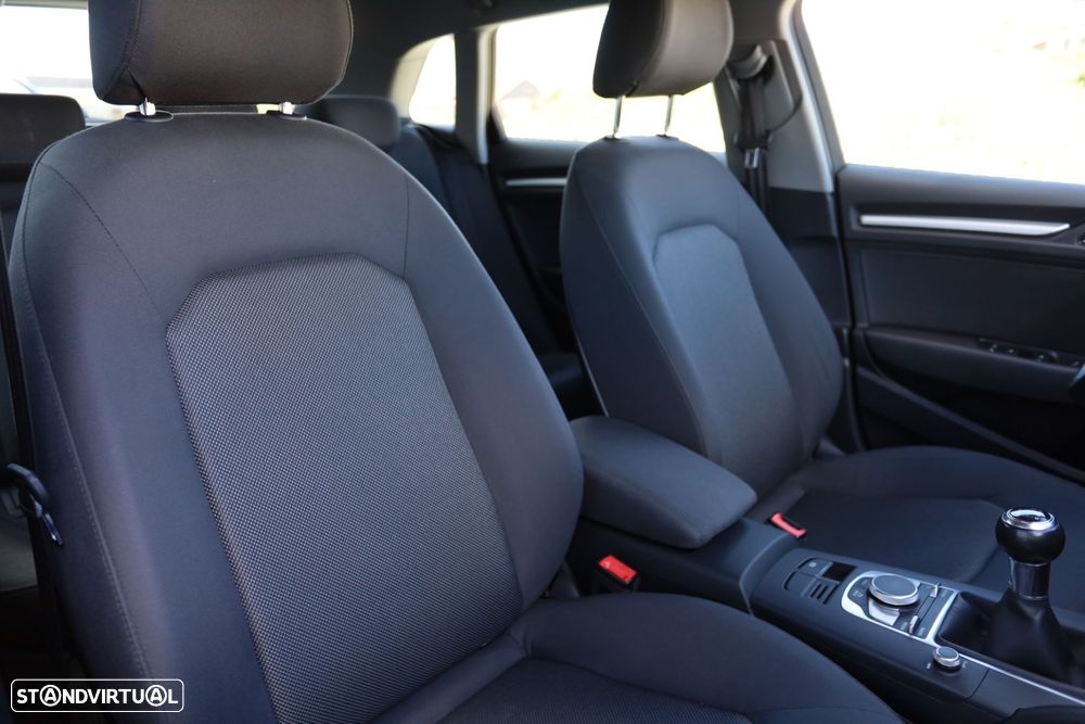 Audi A3 Sportback 1.6 TDI Design - 16