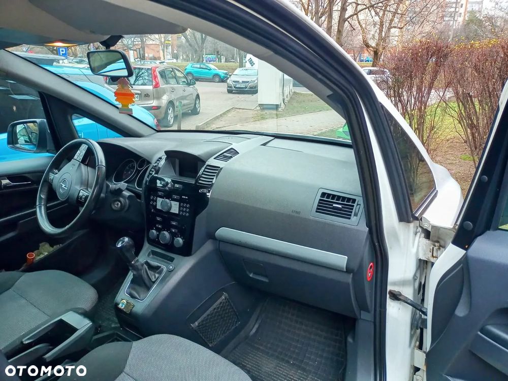 Opel Zafira - 16