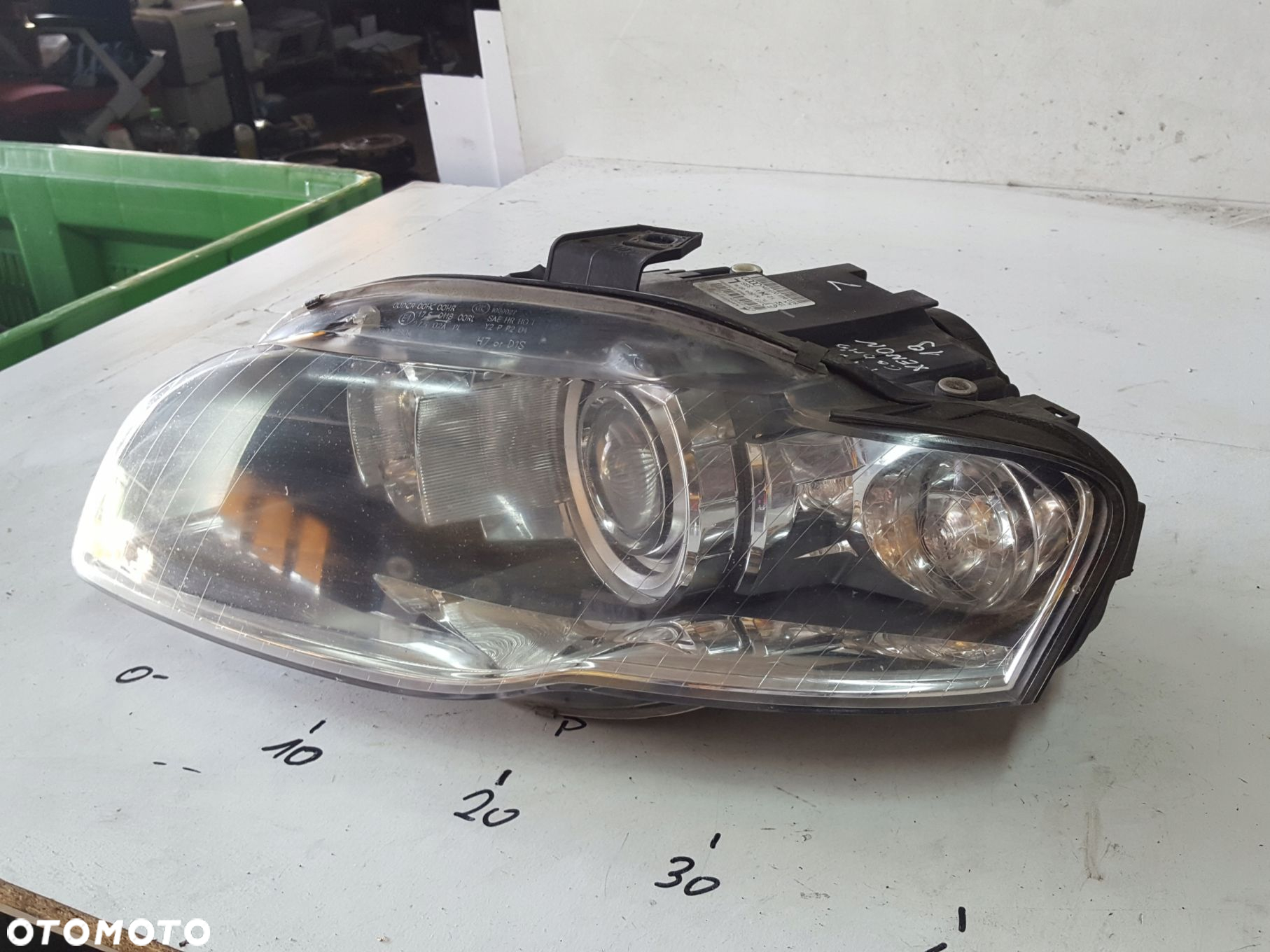 AUDI A4 B7 04-07r LAMPA BI-XENON LEWA PRZÓD ANGLIK - 3