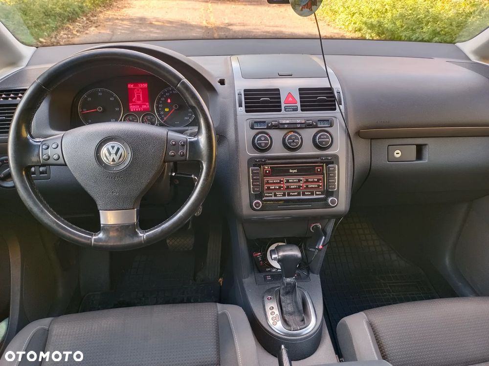 Volkswagen Touran - 15