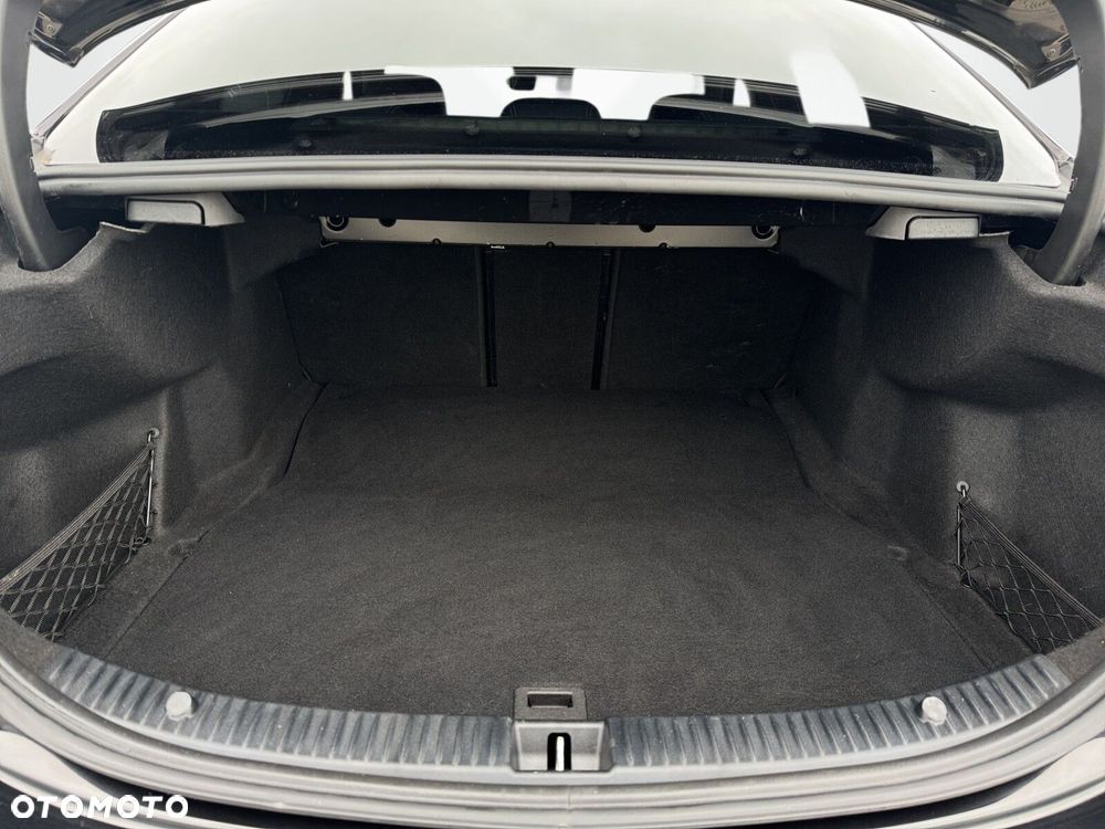 Mercedes-Benz Klasa C 300 d 4MATIC 9G-TRONIC - 29