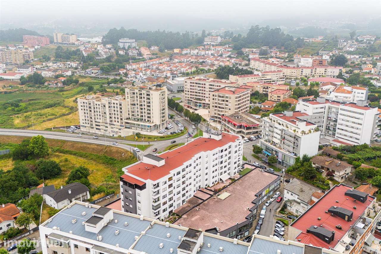 Apartamento T4 no Centro de Paredes - Grande imagem: 5/6