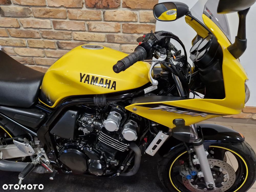 Yamaha FZS - 37