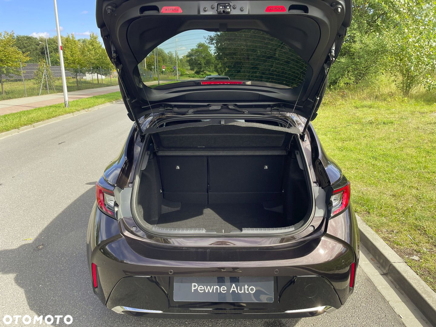Toyota Corolla 1.8 Hybrid Style - 11
