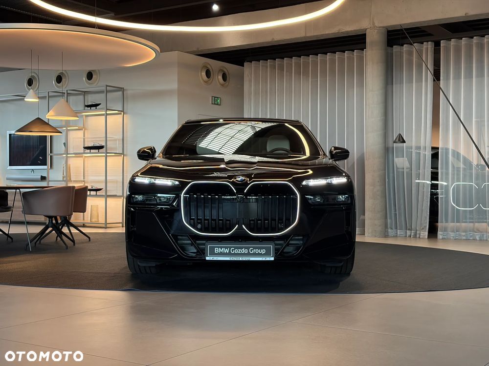 BMW Seria 7 740d xDrive mHEV Nero Lusso Edition sport - 4