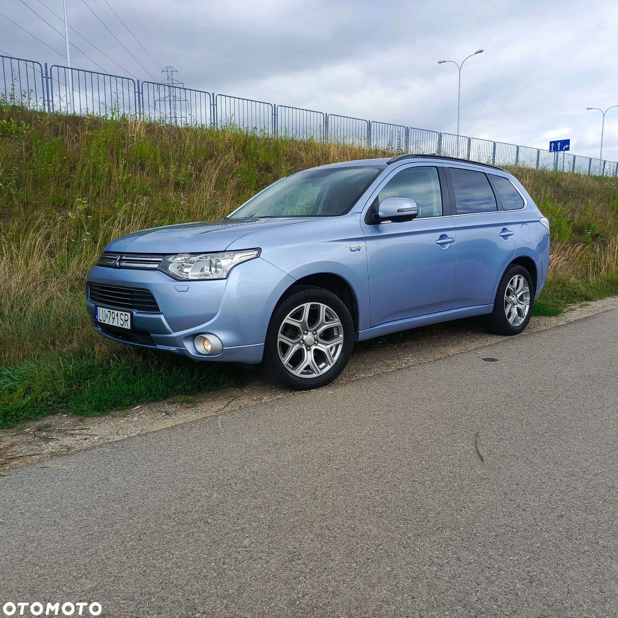 Mitsubishi Outlander PHEV Instyle NAVI + - 12