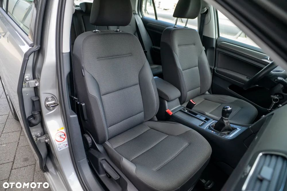 Volkswagen Golf 1.2 TSI BMT Trendline - 33