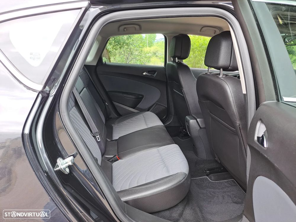 Opel Astra 1.6 CDTI Executive S/S J18 - 21
