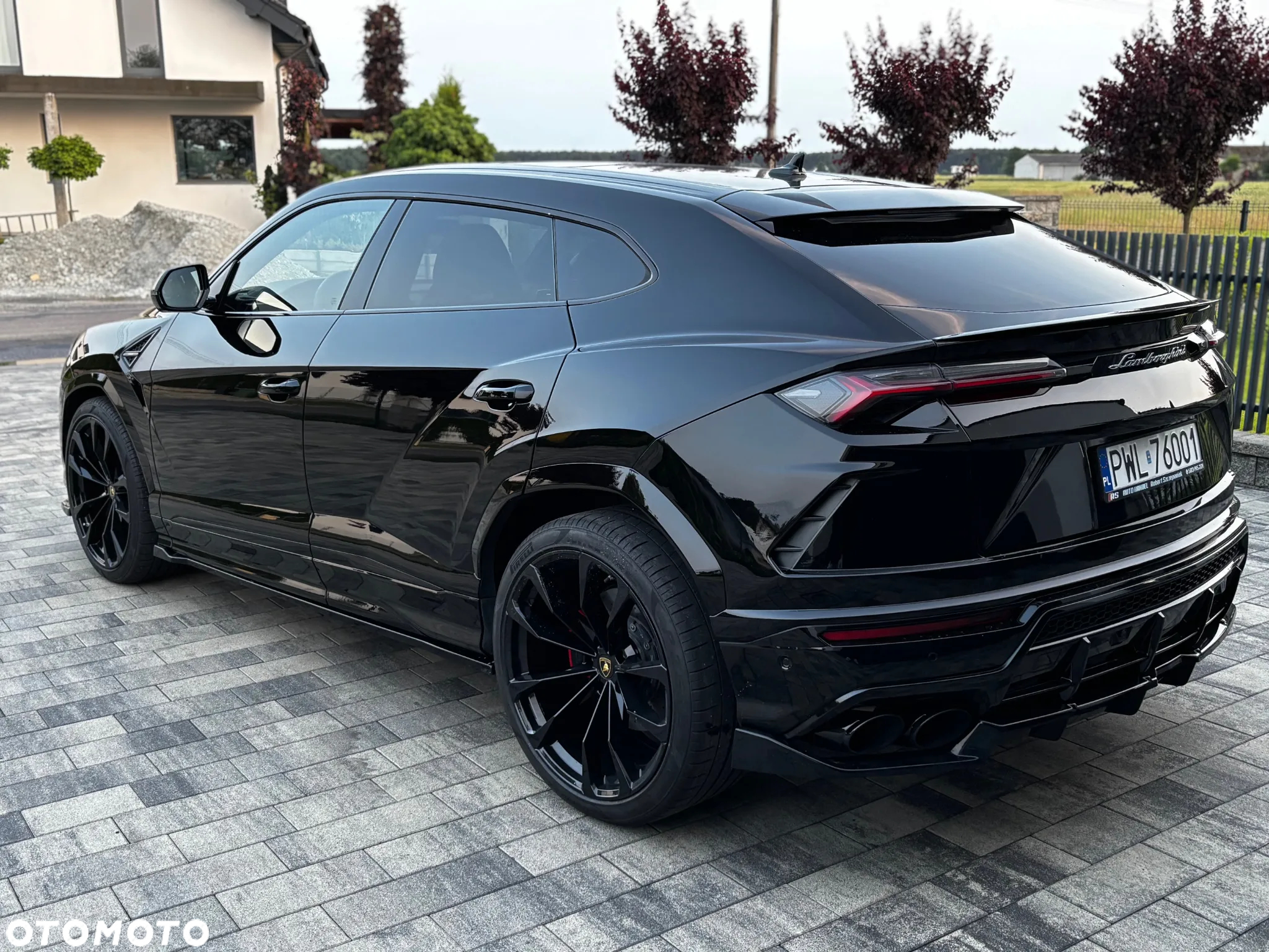 Lamborghini Urus Standard - 3