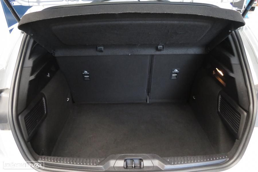 Ford Focus 1.0 EcoBoost MHEV ST-Line - 24