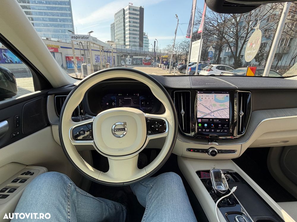 Volvo XC 60 B4 MHEV AT AWD Ultimate Dark - 9