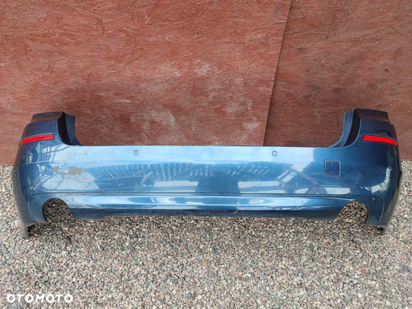 BMW F11 / F11N ORYGINALNY ZDERZAK TYŁ POD: PDC ( CZUJNIKI PARKOWANIA ORAZ WYDECH 535D ) O NR. 7 254 919 / 7 237 303 OEM W KOLORZE TIEFSEEBLAU METALLIC A76
