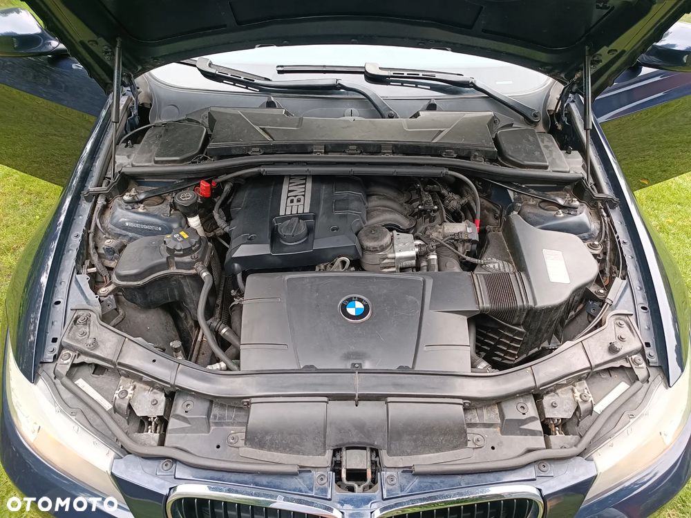 BMW Seria 3 318i - 10