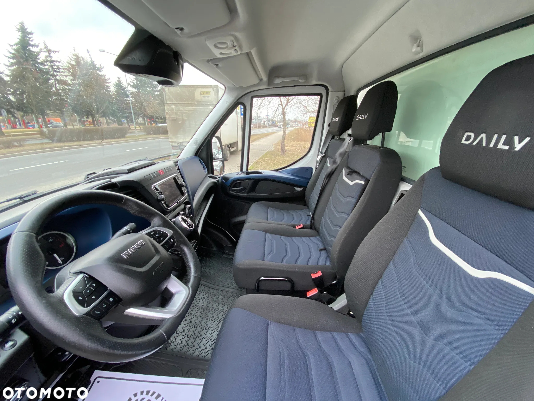 Iveco DAILY 35-160 HI-MATIC KONTENER 8 EUROPALET WINDA ZEPRO - 29