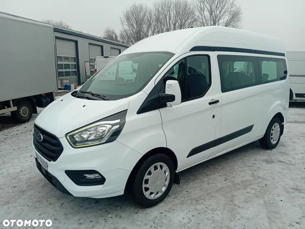 Ford Tourneo Custom - 1
