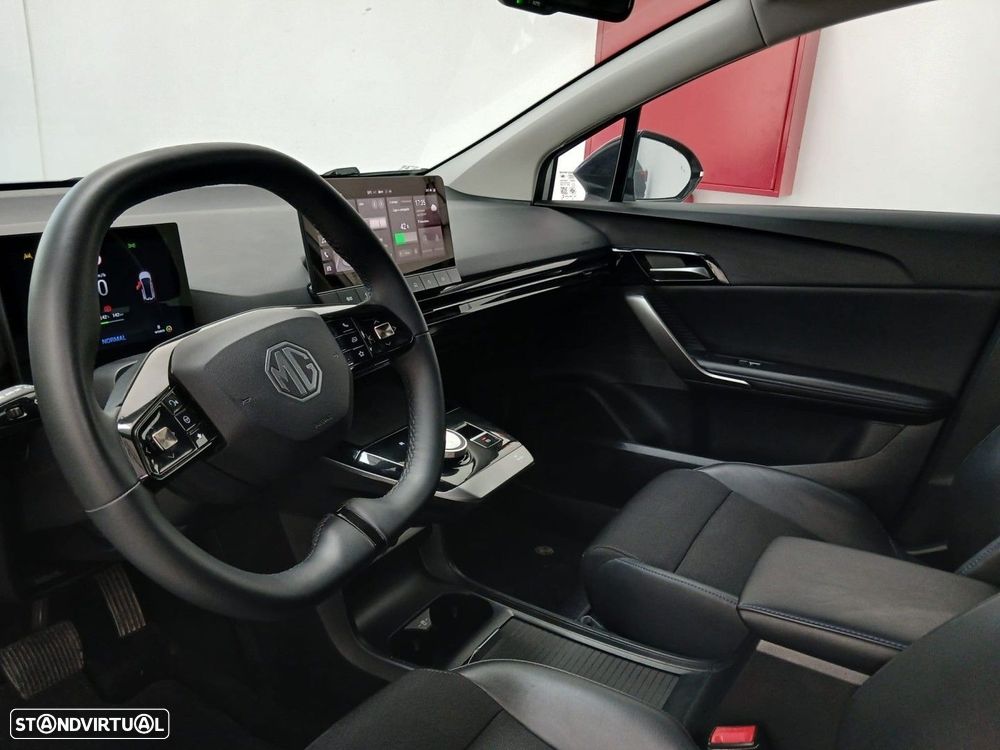 MG MG4 64 kWh Luxury - 8