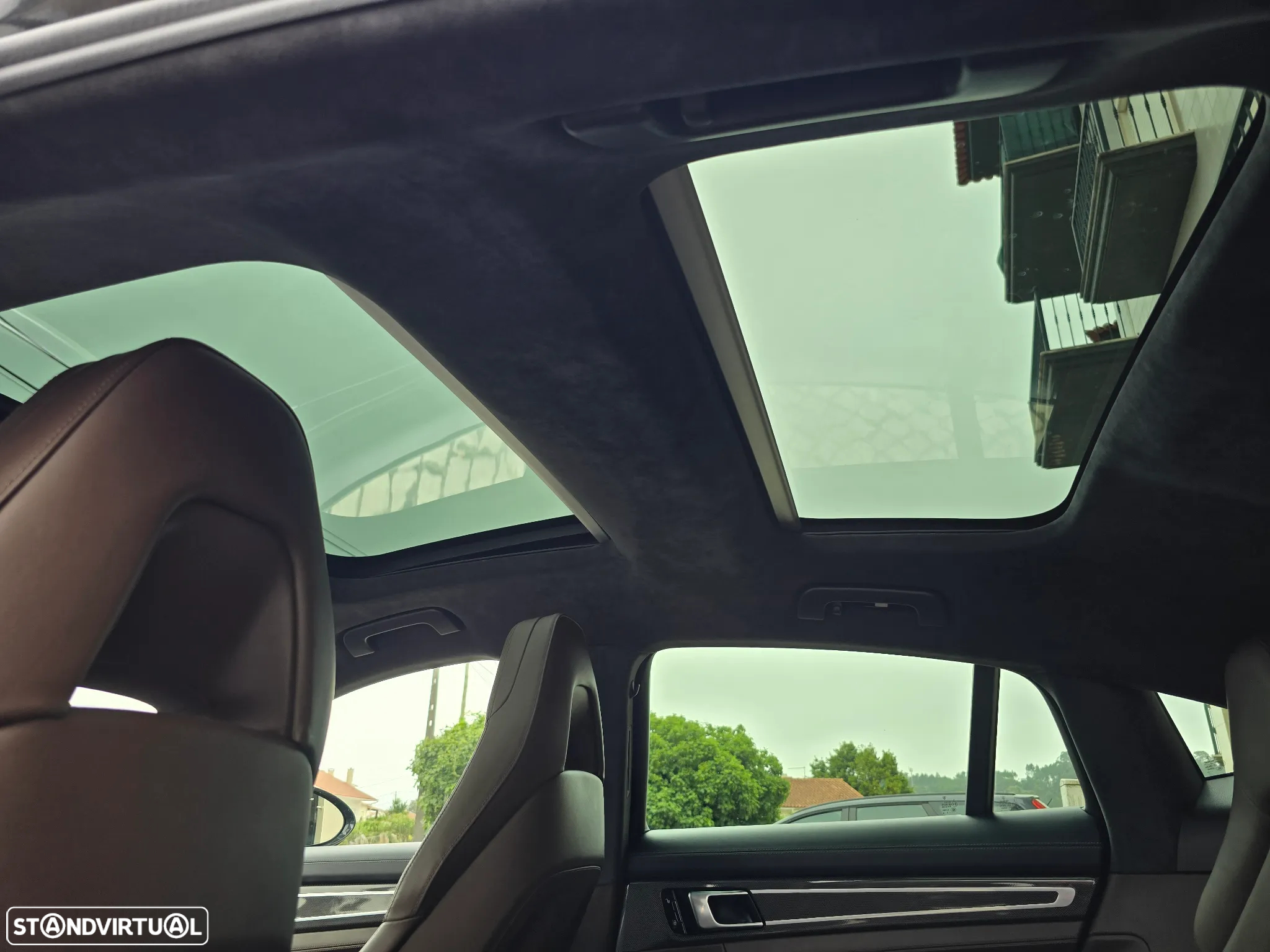 Porsche Panamera 4 E-Hybrid Executive - 11