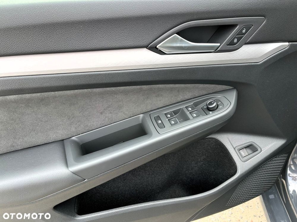Volkswagen Golf Variant 1.5 eTSI mHEV Life Plus DSG - 12