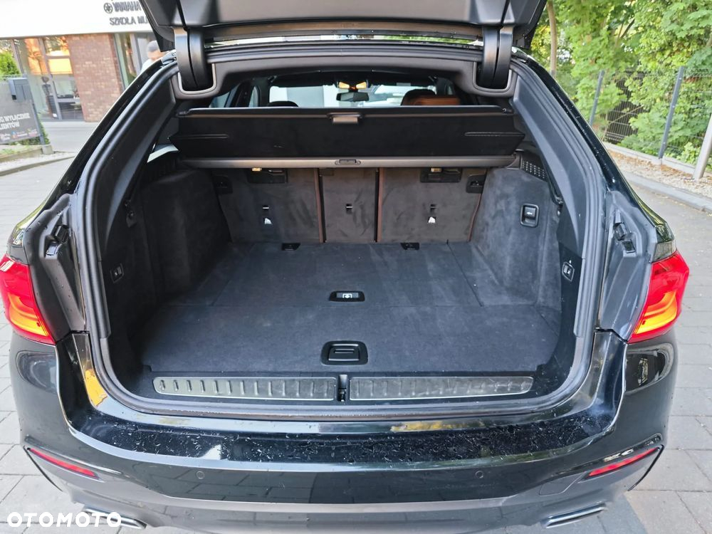 BMW Seria 5 520d M Sport - 8