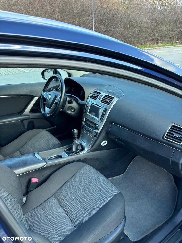 Toyota Avensis 2.0 D-4D Active - 12
