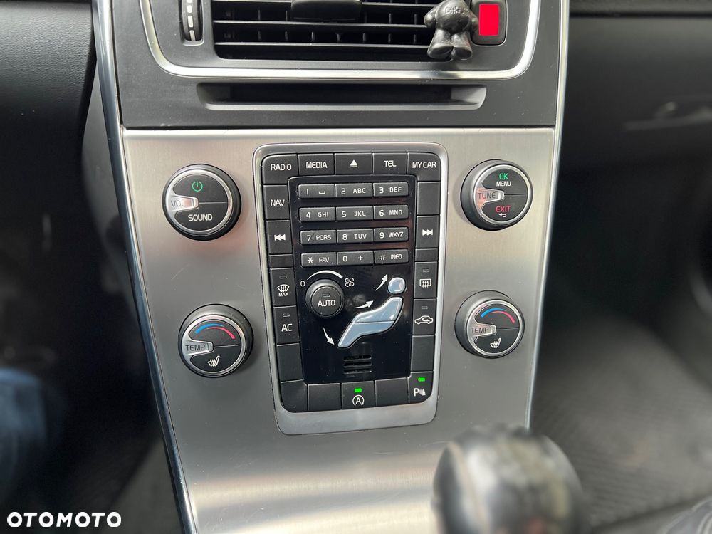Volvo V60 D2 Summum - 11