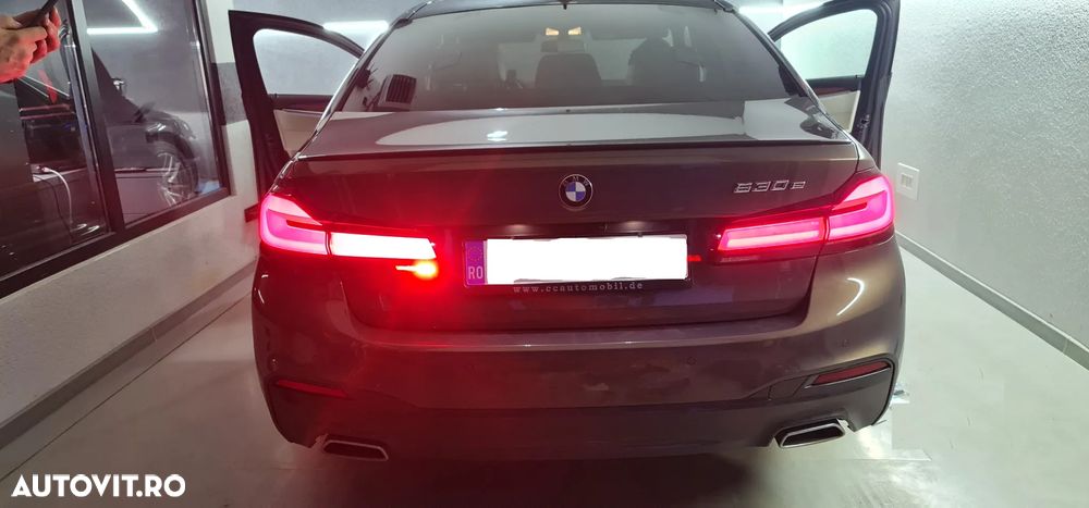 BMW Seria 5 520i AT - 9