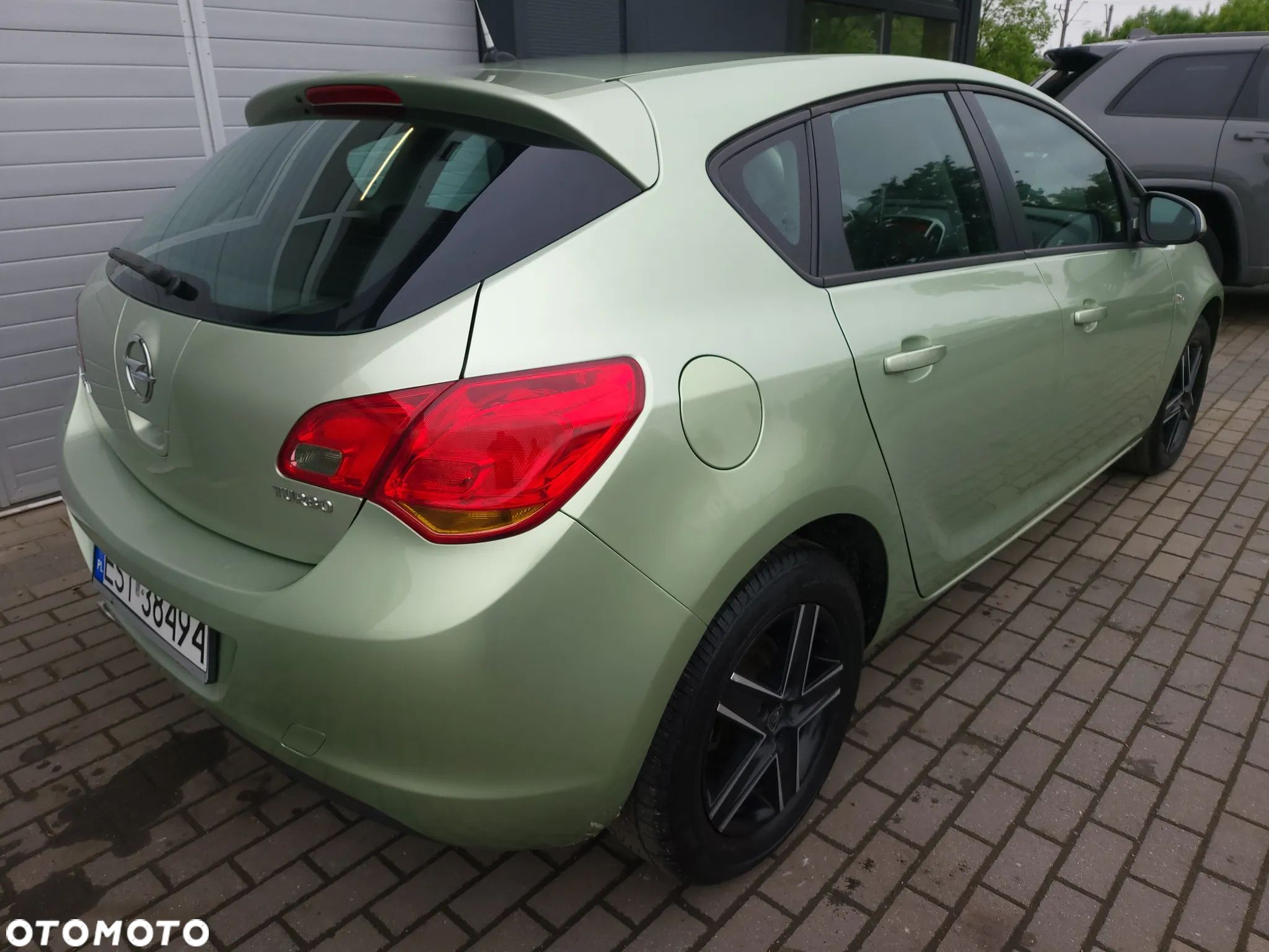 Opel Astra 1.4 Turbo Color Edition - 28