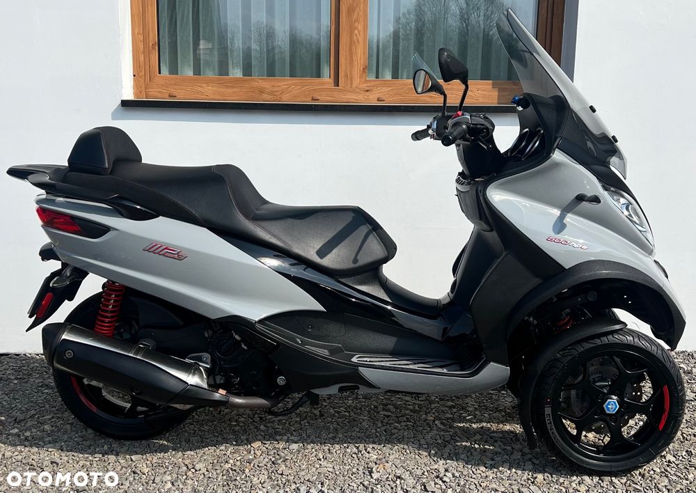 Piaggio MP-3 - 5