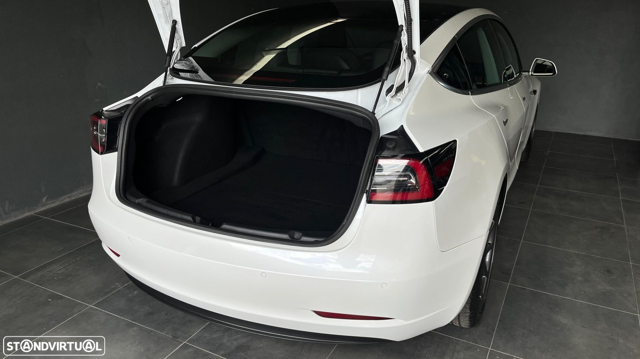 Tesla Model 3 - 14