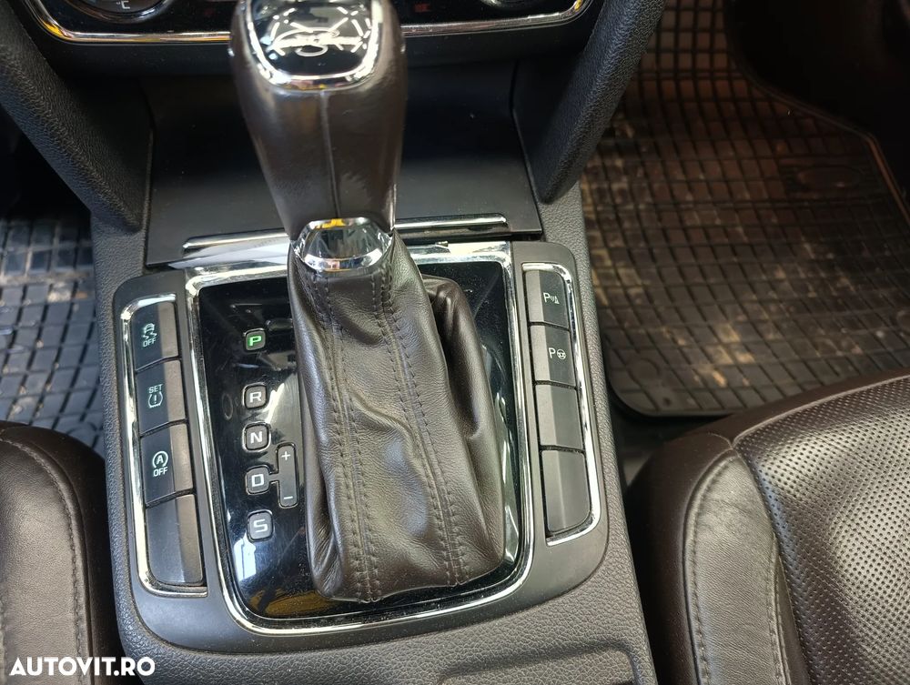 Skoda Superb 2.0 TDI 4X4 Laurin&Klement - 12