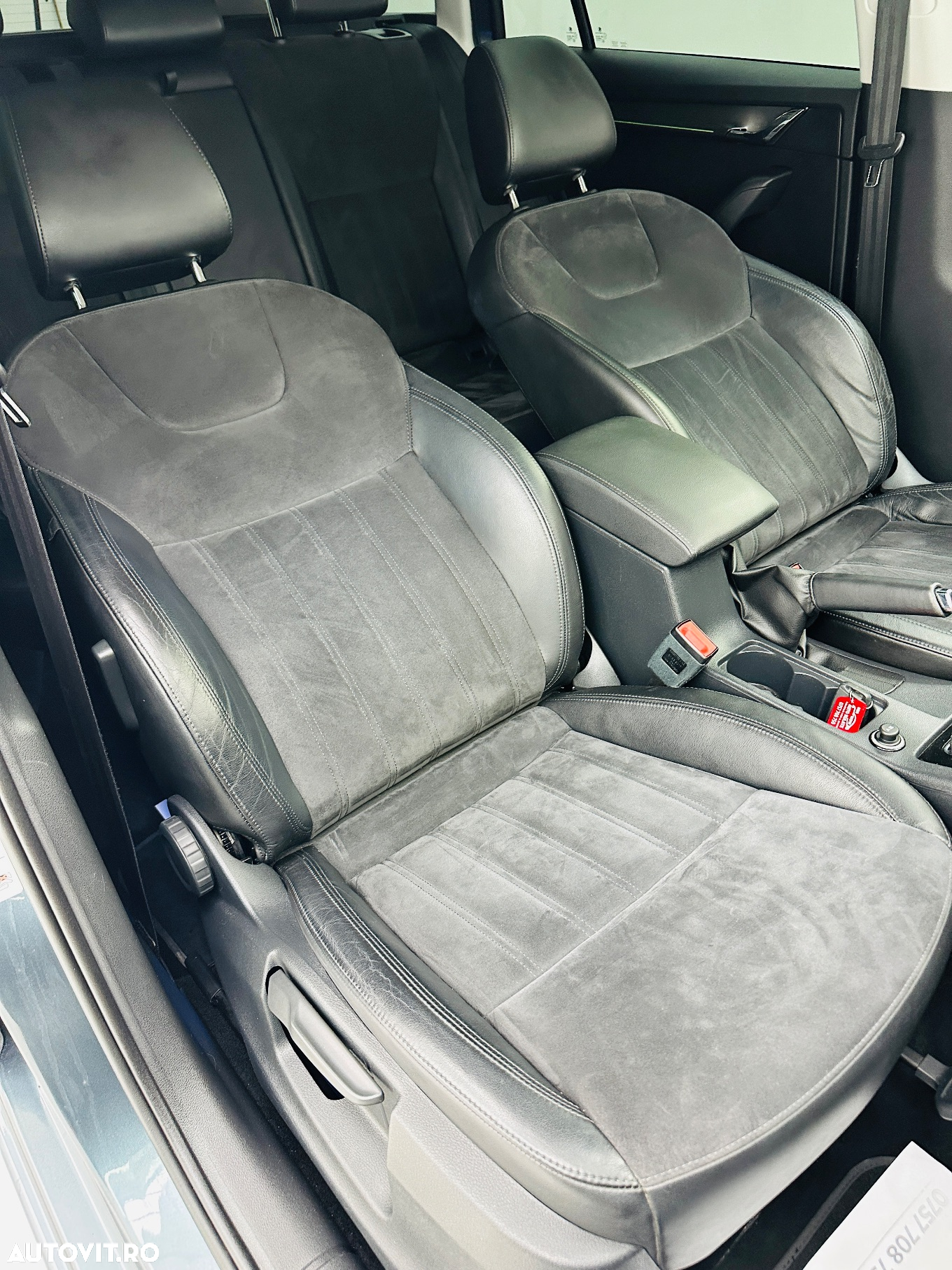 Skoda Octavia Combi 1.6 TDI DSG Premium Edition - 26