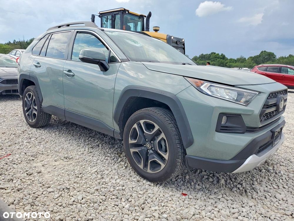 Toyota RAV4 2.5 XLE - 4