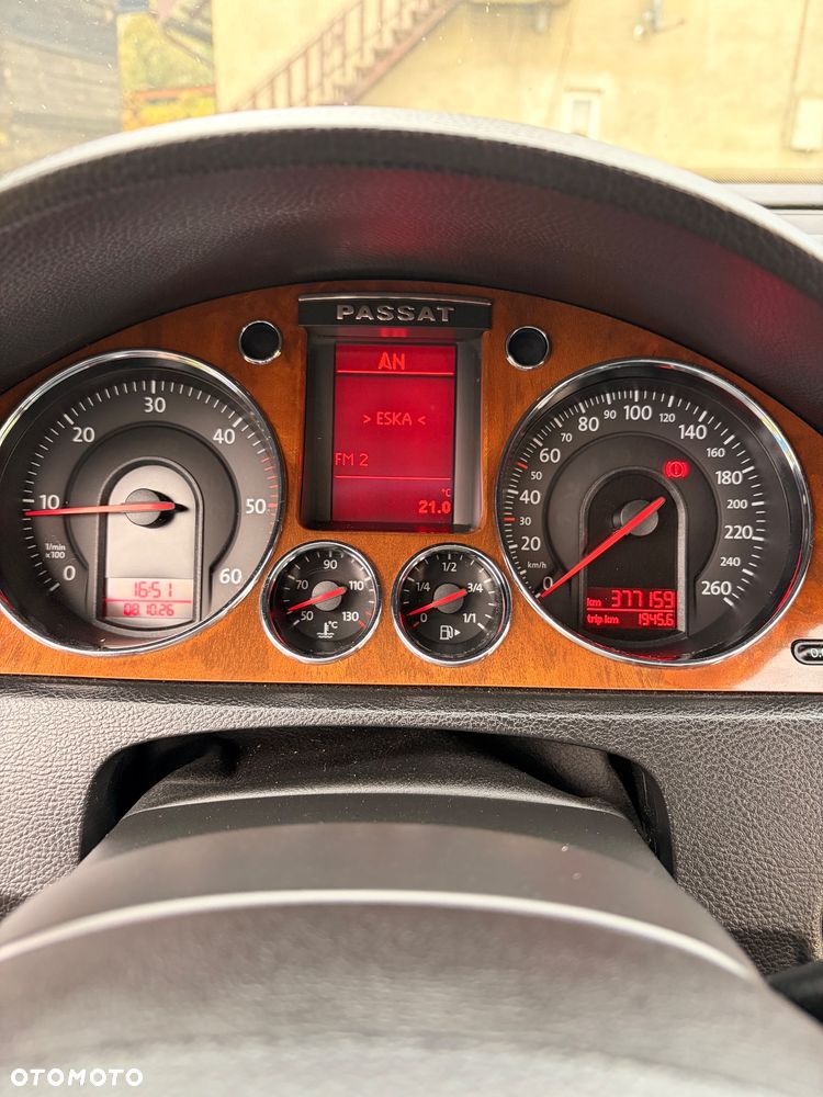 Volkswagen Passat - 30