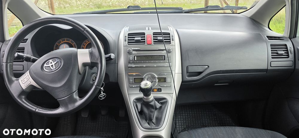 Toyota Auris 1.6 VVT-i Sol - 13