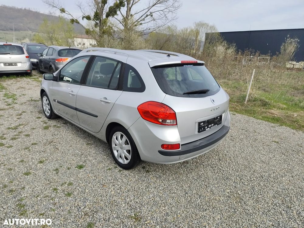 Renault Clio III 1.4 16V Privilege - 4