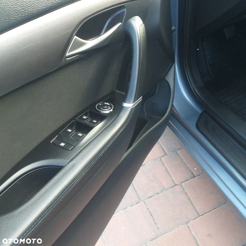 Hyundai i40 Kombi blue 1.6 Trend - 18