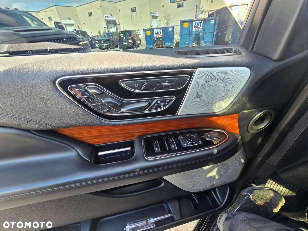 Lincoln Navigator - 23