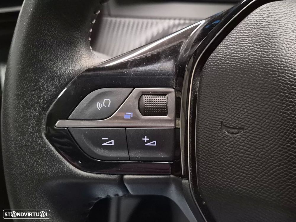Peugeot e-208 50 kWh Active Pack - 12
