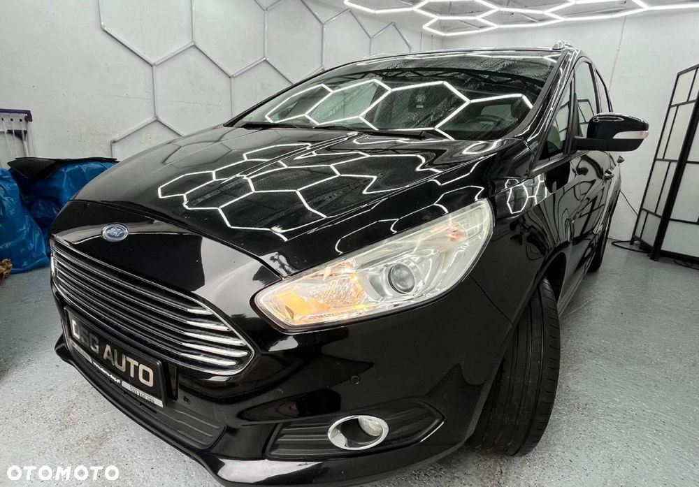 Ford S-Max - 13