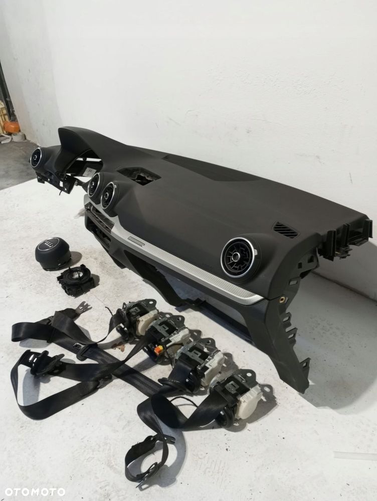 Konsola pulpit deska AUDI Q2 81A - 7